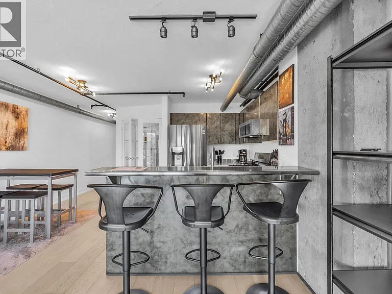 27 Alexander St #608 — Photo 5