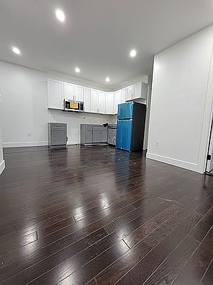 1st image of 392 Linden St #2AA
