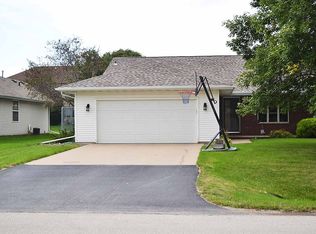 W2804 Brookhaven Dr, Appleton, WI 54915