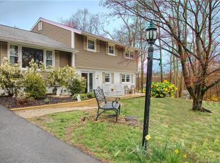 14 Bethridge Rd, Bethany, CT 06524