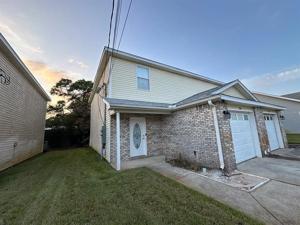 Building Photo - 2127 Tom St #2127