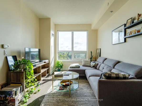 7900 Bathurst St, Vaughan, ON