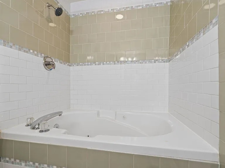 4120 Main St — Photo 10