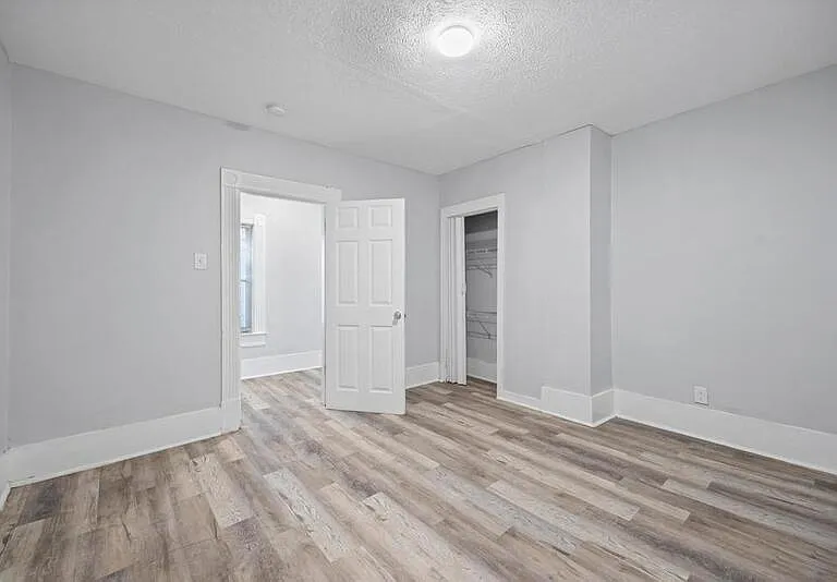 1648 W 36th St #1 — Photo 16