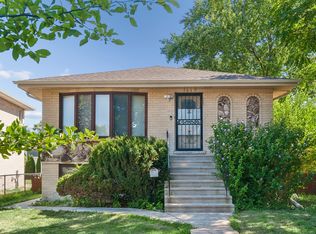 7017 W Jarvis Ave, Niles, IL 60714