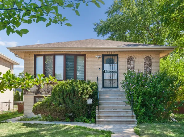 7017 W Jarvis Ave, Niles, IL 60714