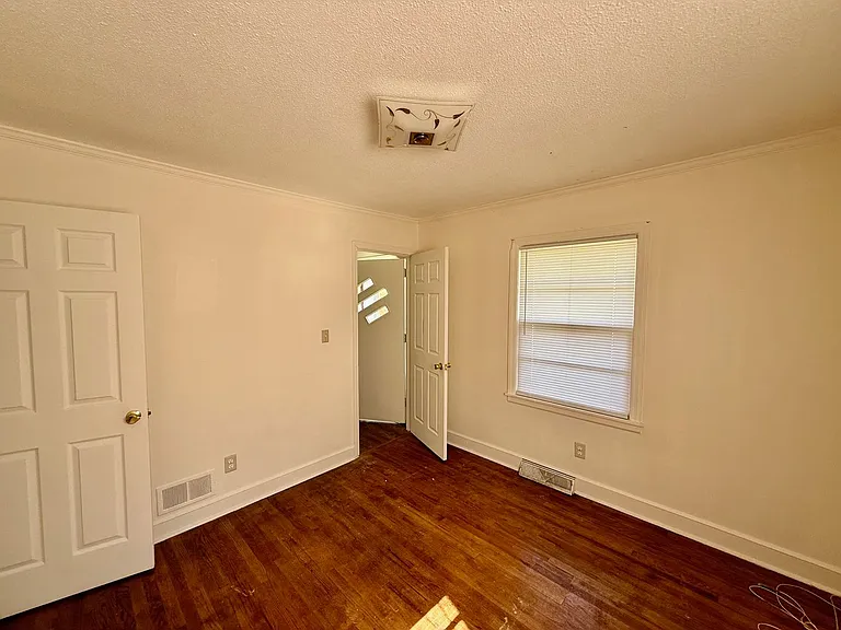1003 Apple St — Photo 11