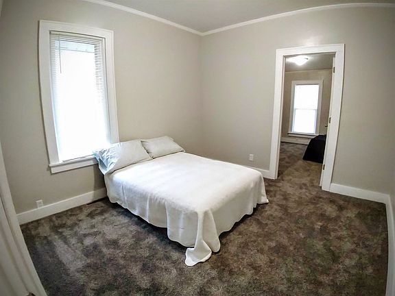 5th image of 412 E Market St