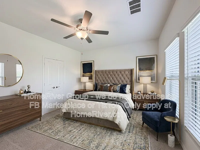 4 bed, 2.5 bath, 2055 sqft, $2,445 — Photo 4