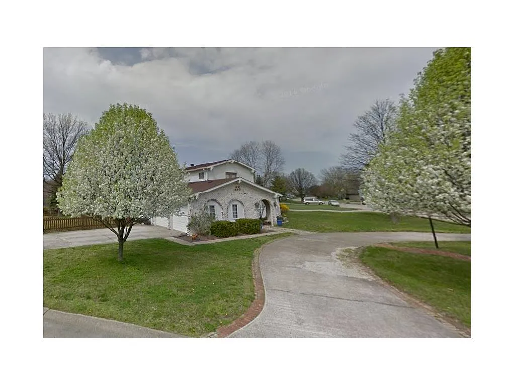 8402 Gallant Fox Dr photo 1