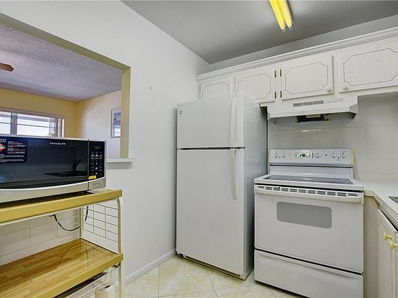 4th image of 66 Cambridge C #C