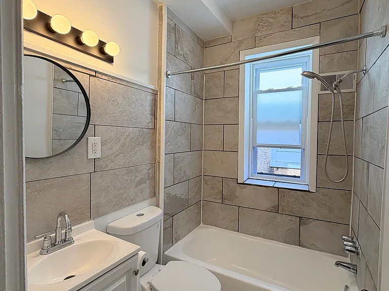 5021 Race St — Photo 3