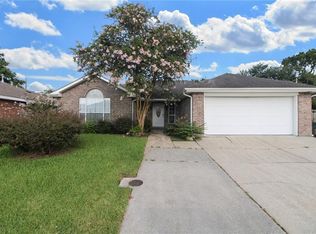 345 Sugarpine Dr, Gretna, LA 70056