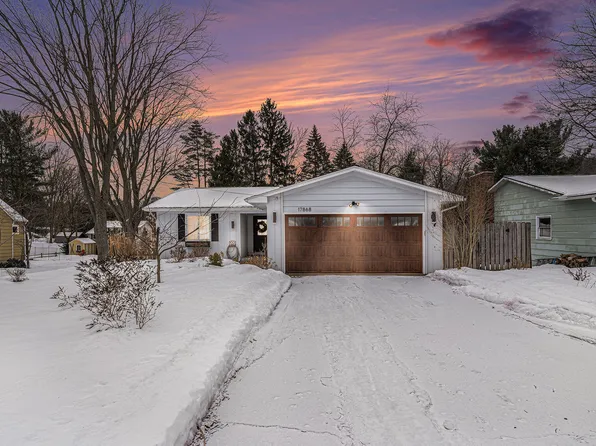 17868 Robbins Rd, Grand Haven, MI 49417