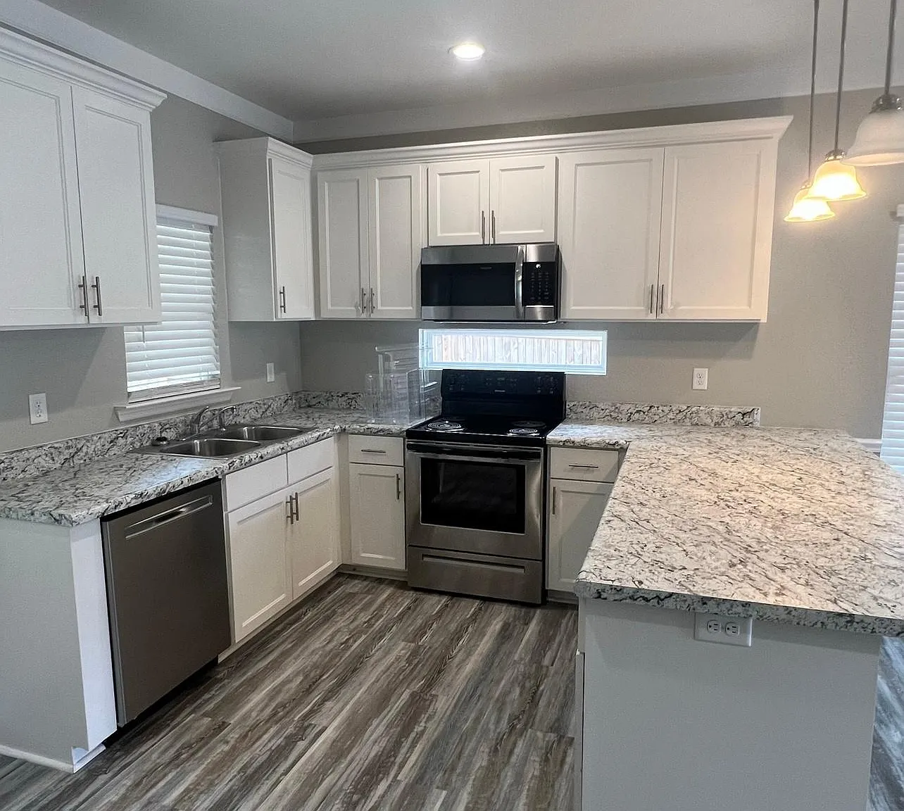 2 bed, 950 sqft, $1,395 — Photo 2