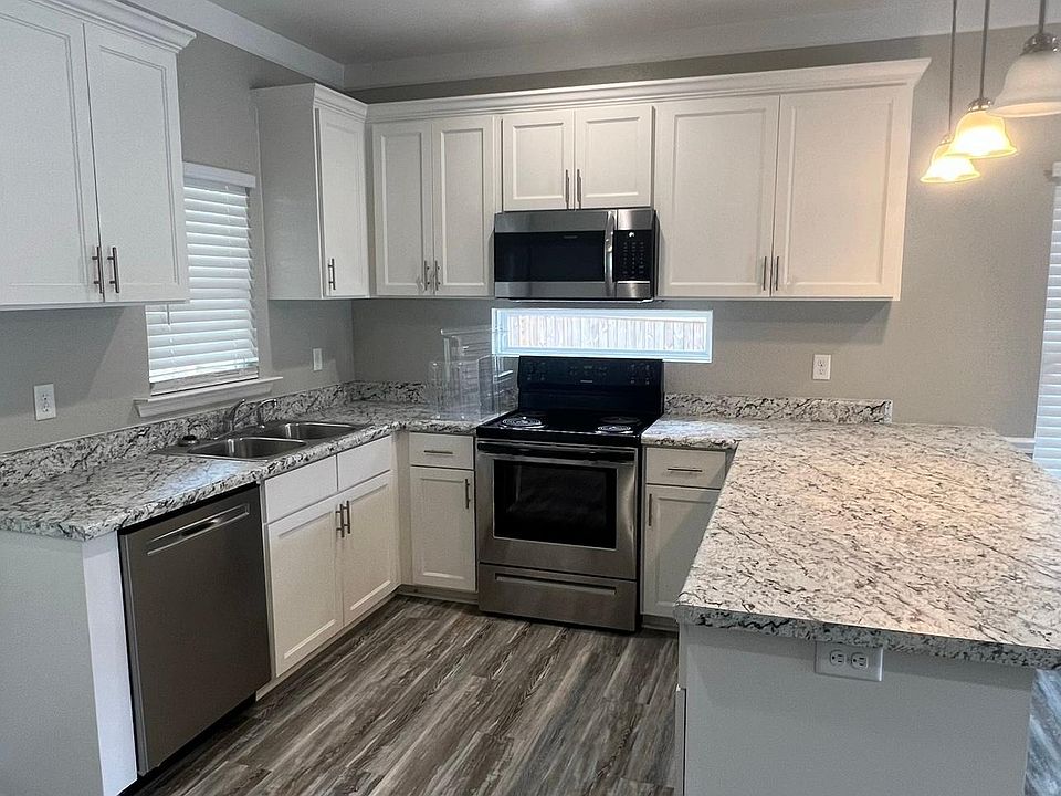 1st image of 65 25th St SE