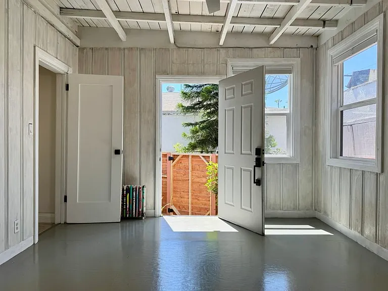 2927 S West View St #1 — Photo 33