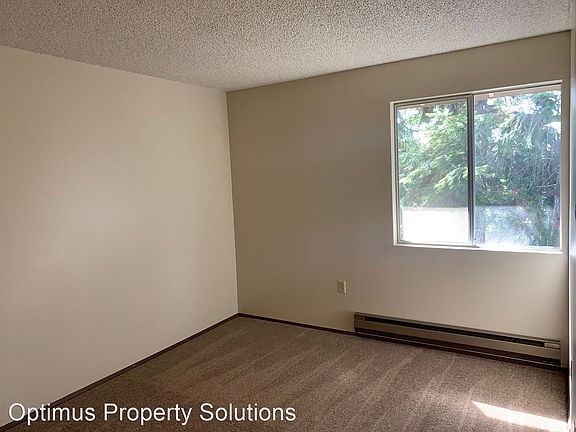 2nd image of 2075 Vista Dr #11388558
