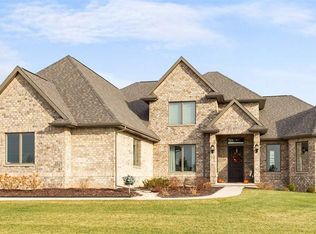 2978 Lennon Ln, Neenah, WI 54956