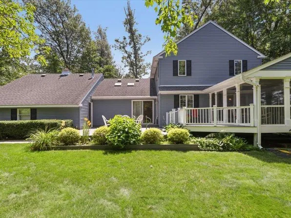 9429 Jewel Lane Ct N, Forest Lake, MN 55025