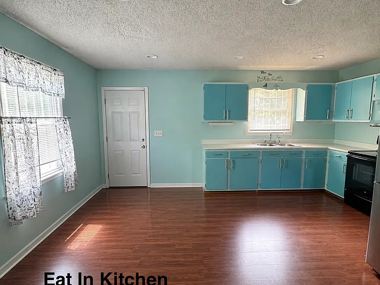 1006 Tuscaloosa St — Photo 4