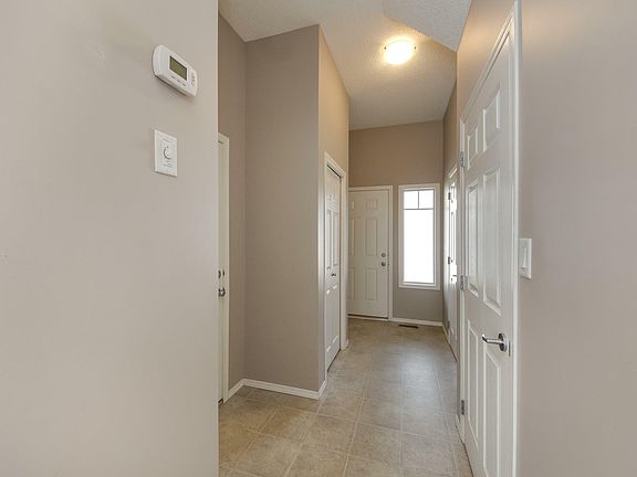 5th image of 2508 Hanna Cres NW #55