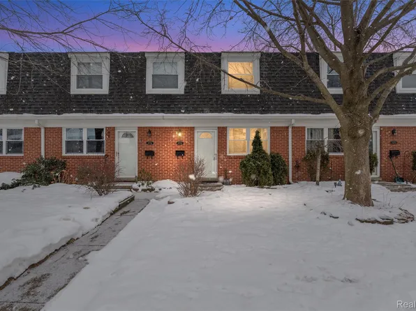 45704 Kensington St, Utica, MI 48317