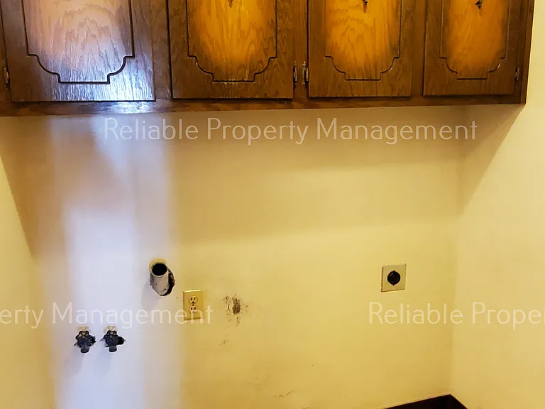 2169 Brentwood Dr — Photo 9