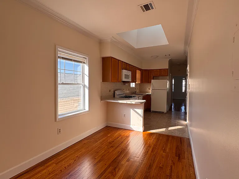 226 Linden Ave #3L — Photo 7