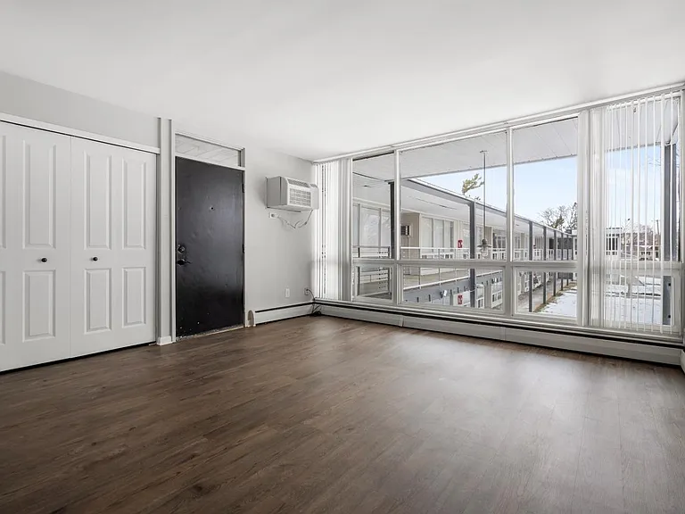 Altitude Apartments East — Photo 34