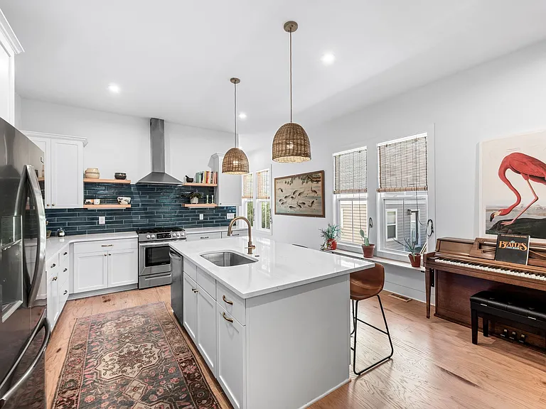 939 Spain Ave — Photo 44