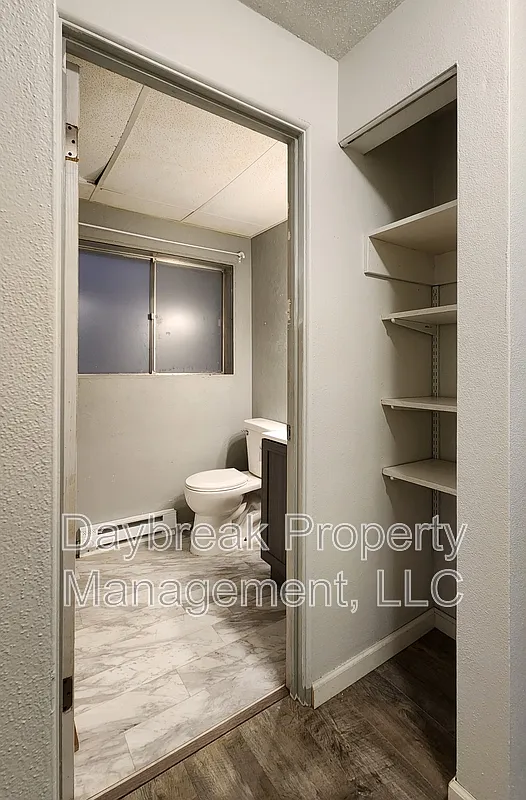 Building Photo - 32 10th Ave N #4