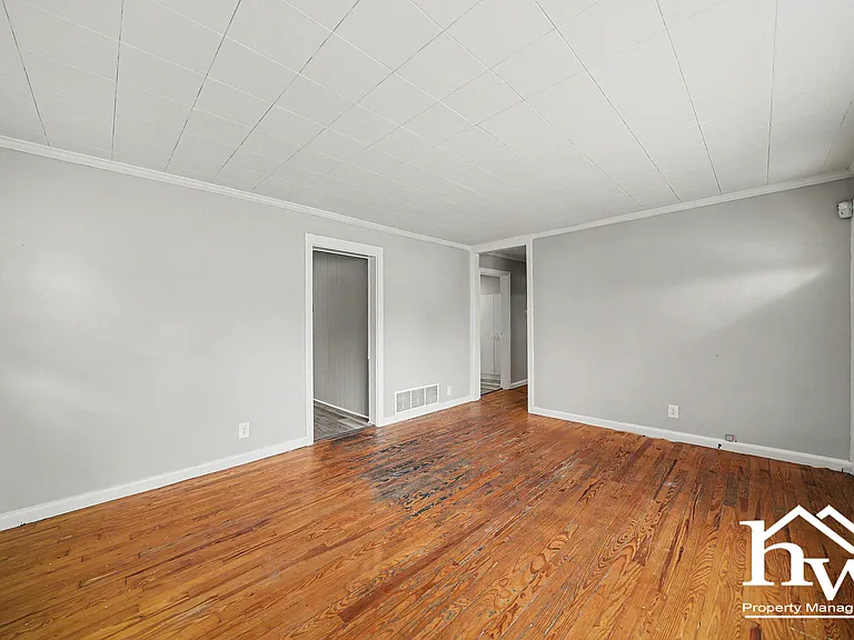 1023 Geyer Ave — Photo 5