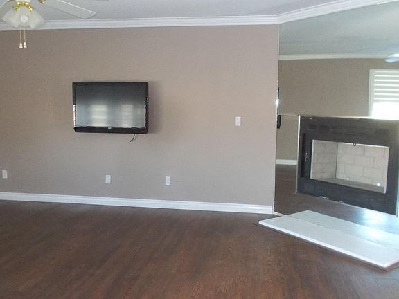 4th image of 2590 Sunkentree Dr