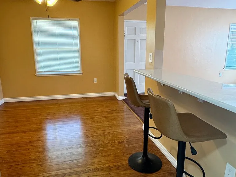 2444 Pacific Ave — Photo 4