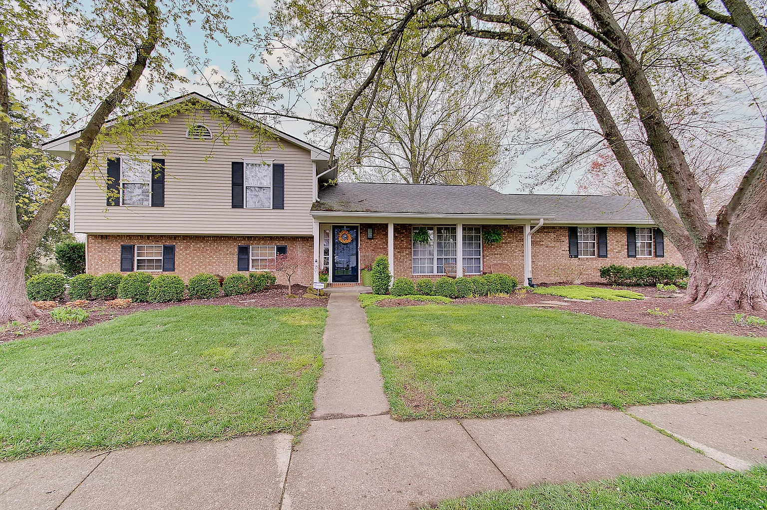 8703 Deer Run Dr photo 1