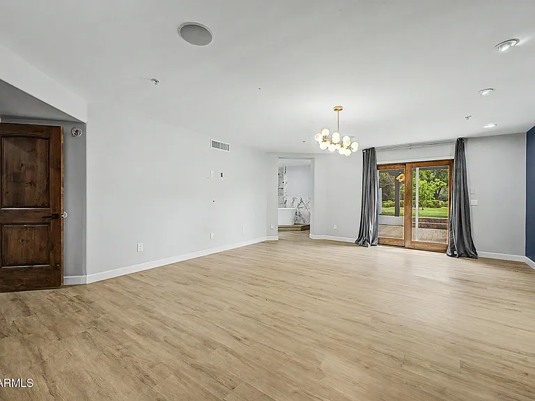 2311 E Colter St — Photo 19