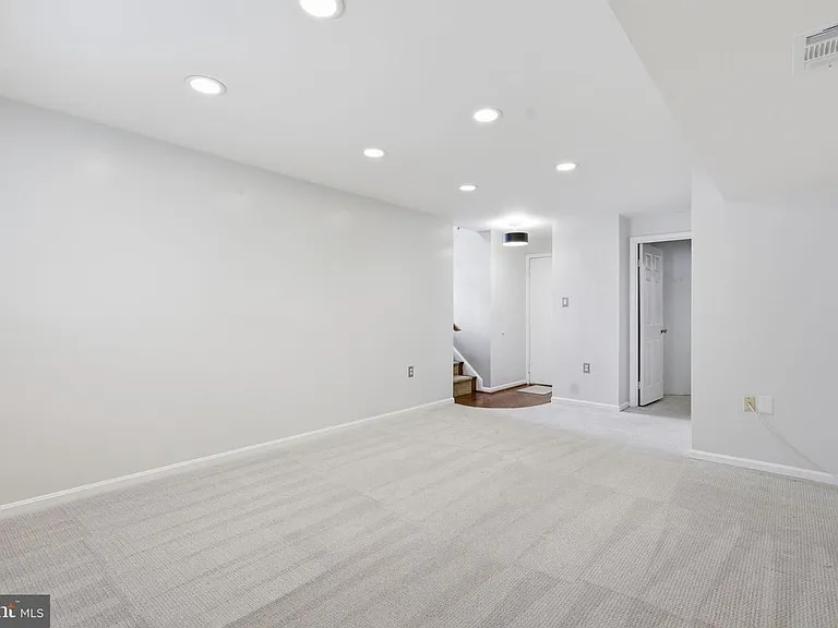 7690 Green Garland Dr — Photo 13