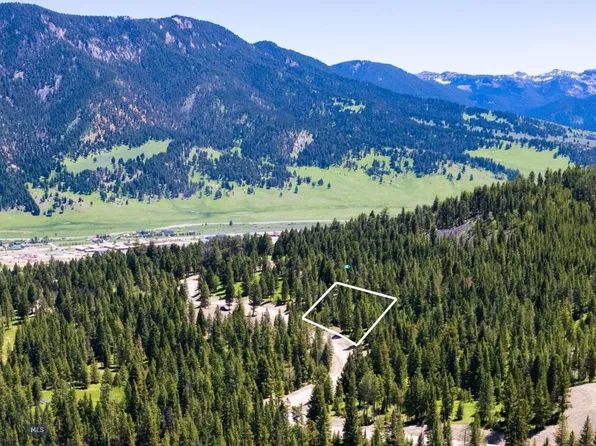 30 Colters Run Loop, Gallatin Gateway, MT 59730