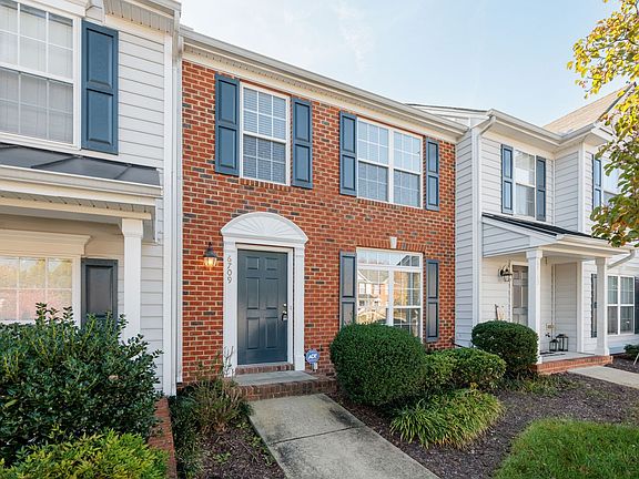 2nd image of 6709 N Grand Brook Cir