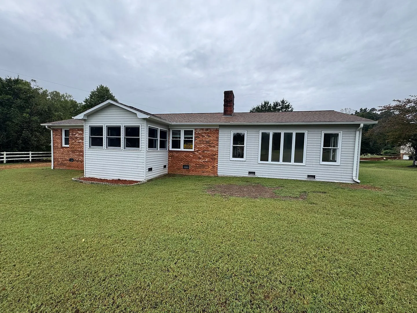 Spacious 3 Bedroom 2 Bathroom House in Winston-Salem! — Photo 2
