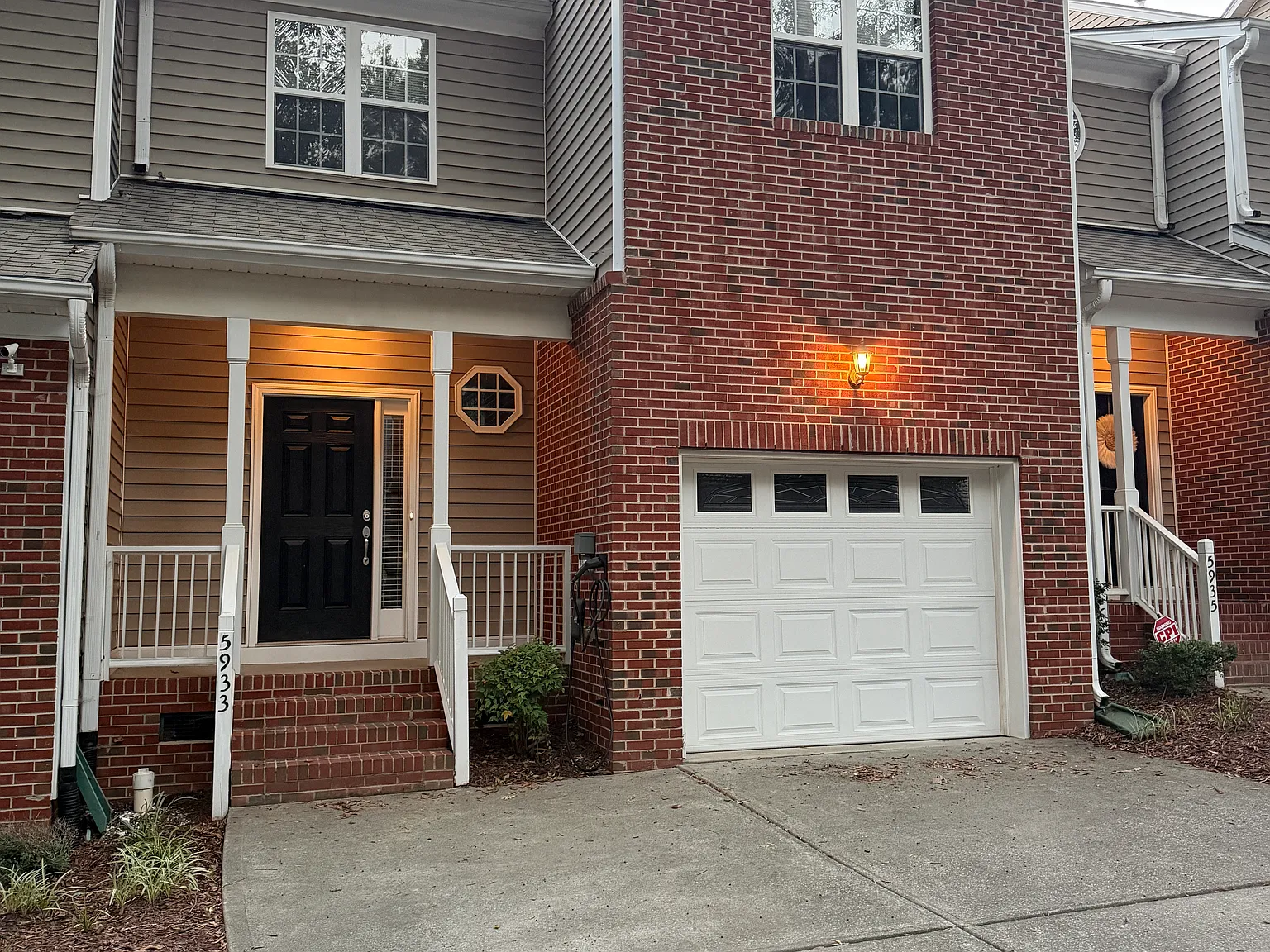 3 bed, 2.5 bath, 1740 sqft, $2,000 — Photo 2