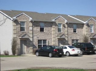 1134 Regent Dr APT 36, Dekalb, IL 60115