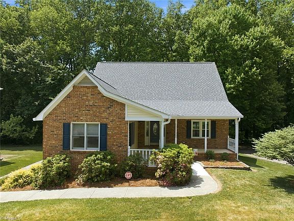 2nd image of 87 Shadylawn Dr