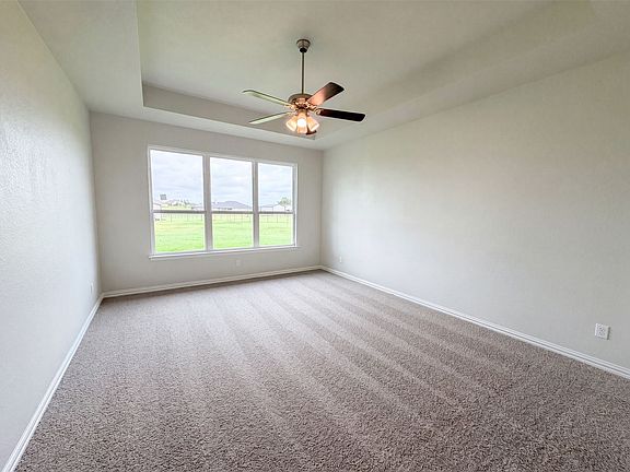 4th image of 211 Spring Creek Cir