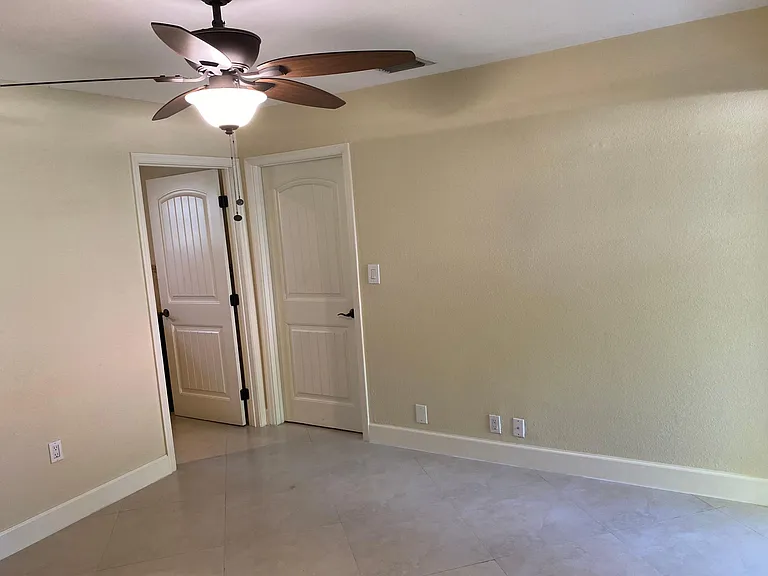 15552 SW 142nd Ct — Photo 8