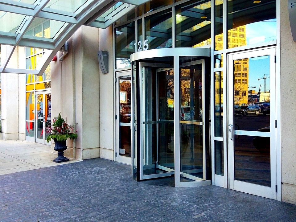 1st image of 125 S Jefferson St Unit 1309