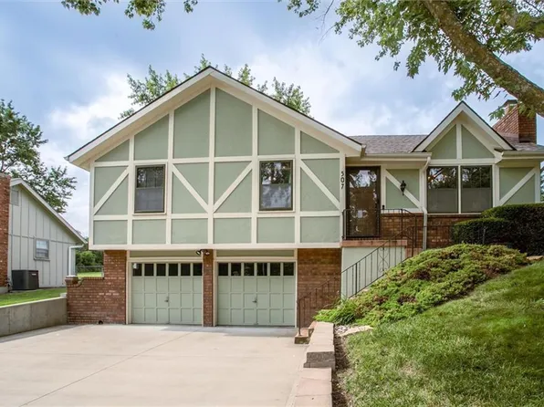 507 NE Karapat Dr, Kansas City, MO 64155