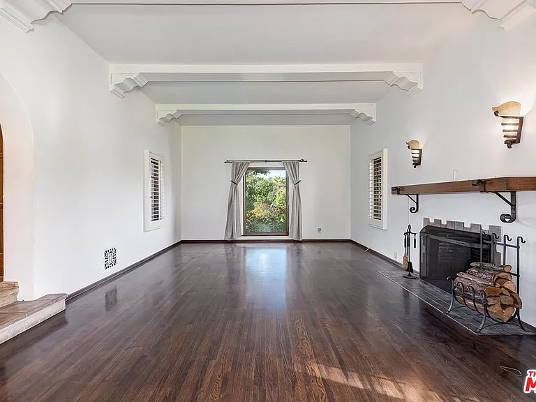 1304 San Vicente Blvd — Photo 9