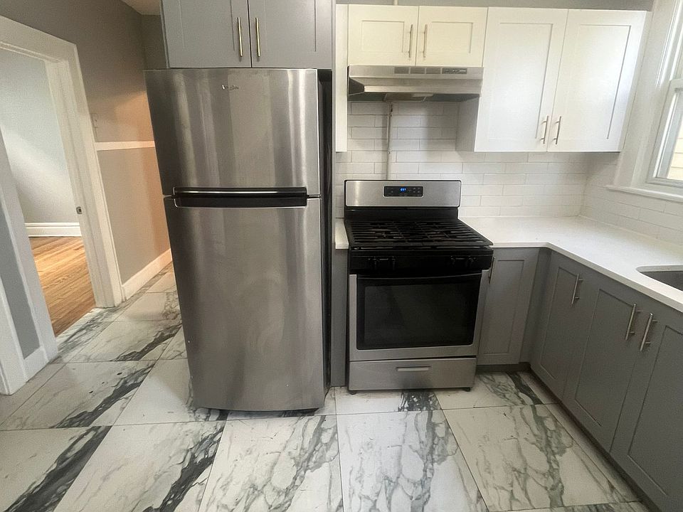 1st image of 549 20th St Floor 2